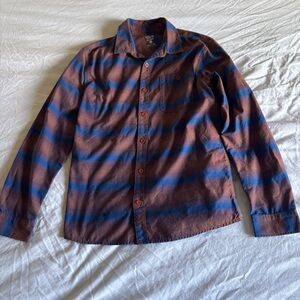 Mountain Hardwear Men’s Long Sleeve Stripe Button Down Size Medium